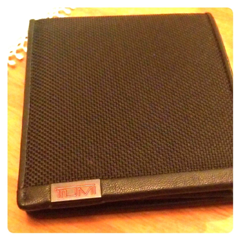 TUMI wallet